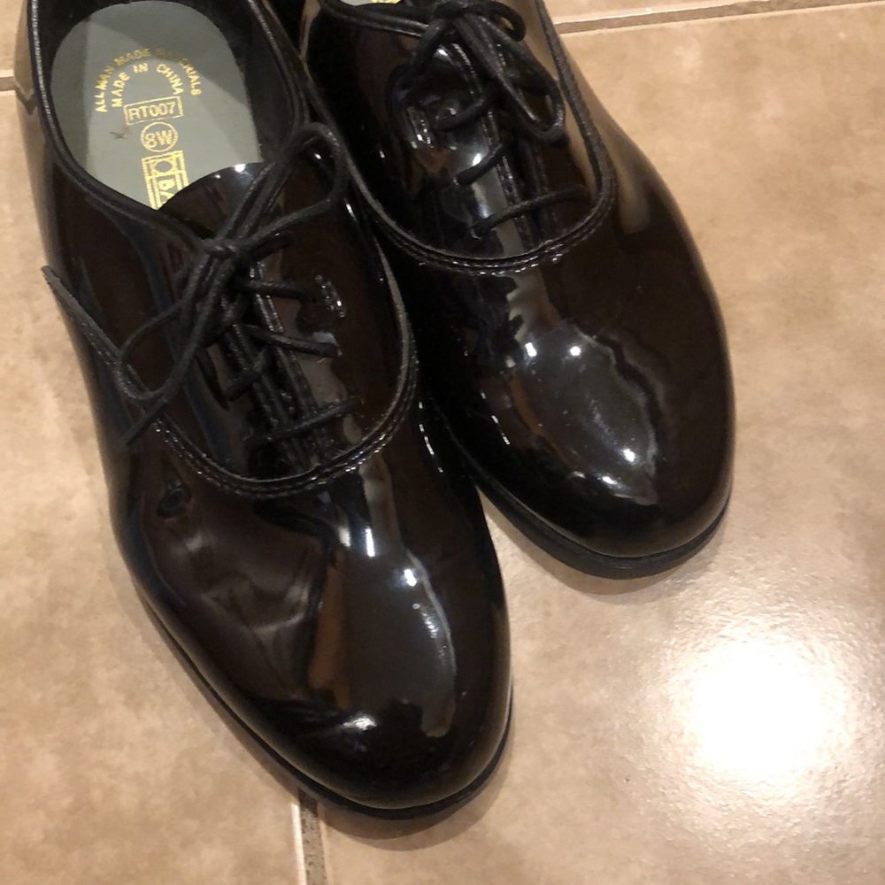 Barclay Shiny Men’s Oxford size 8W. Practically new! - Picture 2 of 16